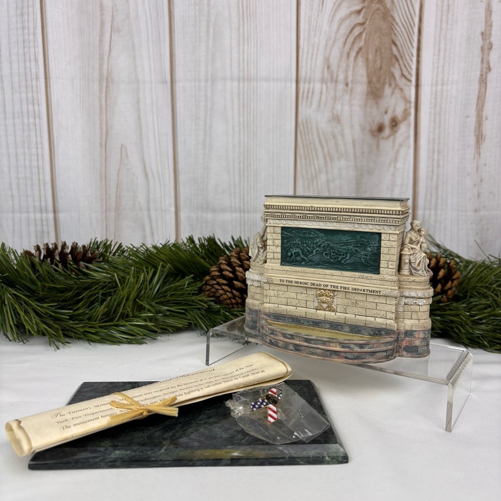 Department 56 Firemen's Memorial Monument Patriotic Figure Vintage 2002 Retired - Picture 8 of 8